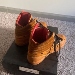 MCM SNEAKERS SIZE 35